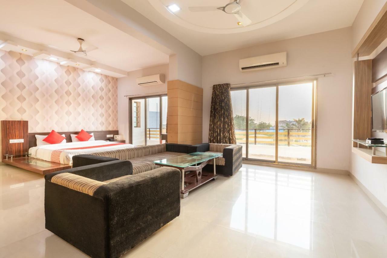 Oyo 42910 Hotel Rudra Palace Ratlām Δωμάτιο φωτογραφία