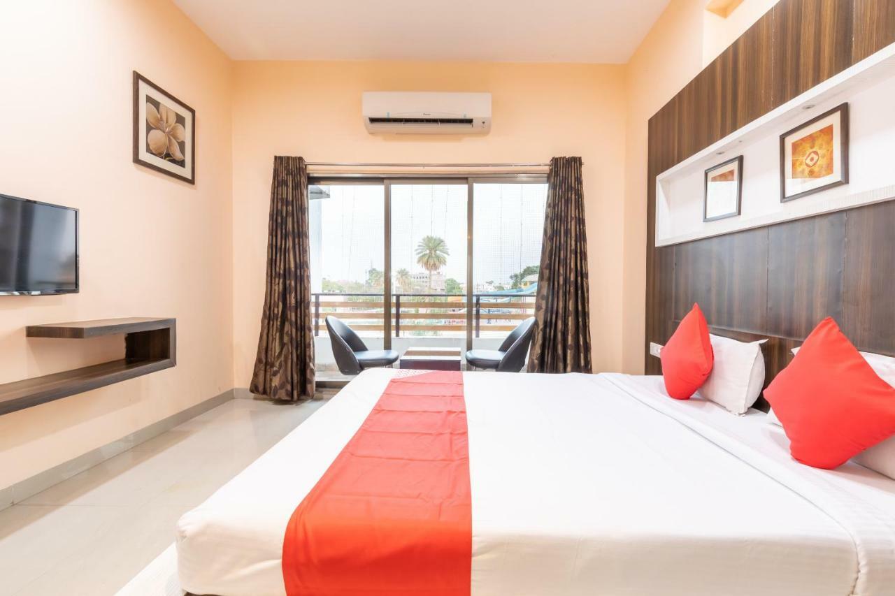 Oyo 42910 Hotel Rudra Palace Ratlām Εξωτερικό φωτογραφία