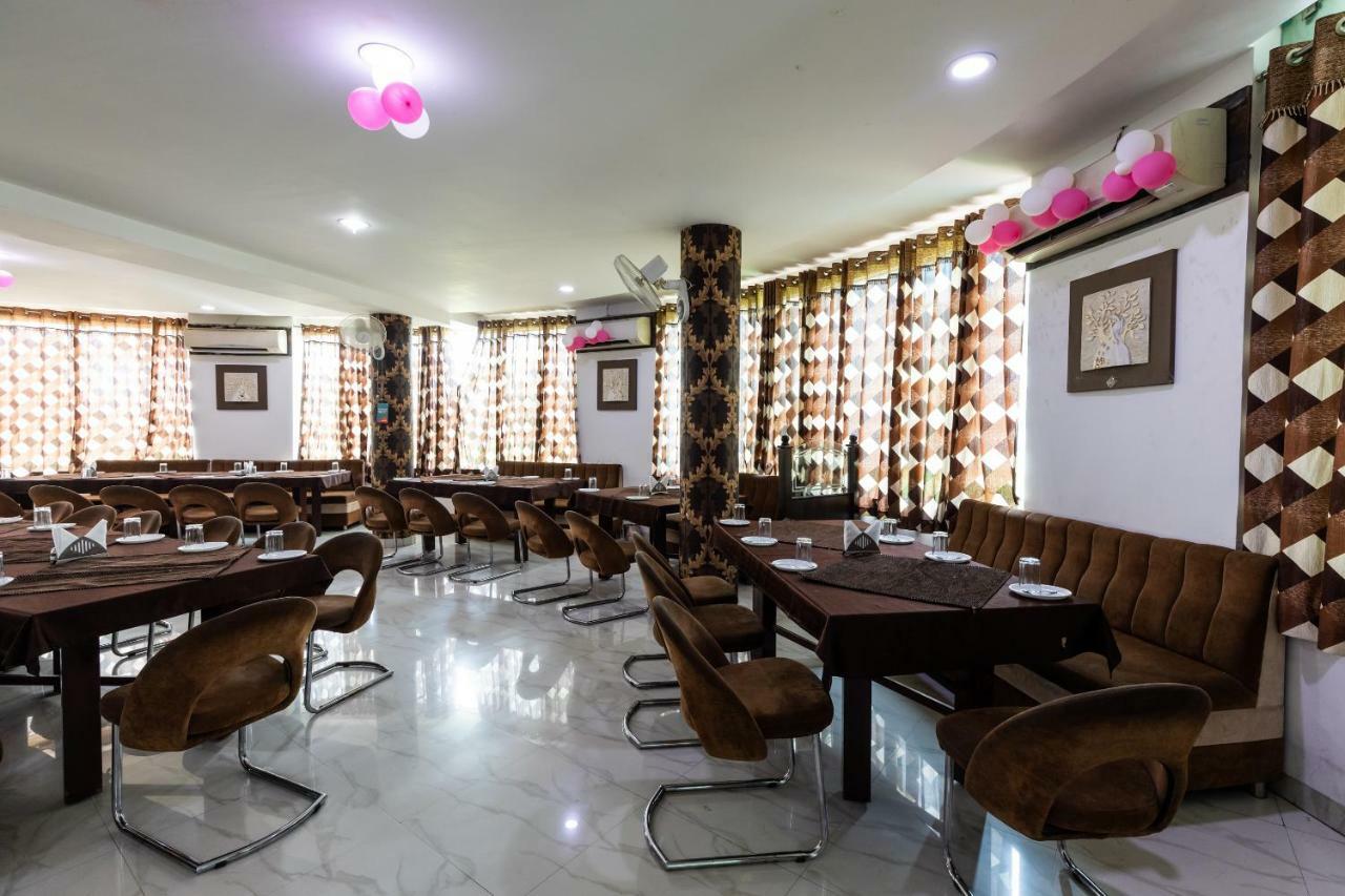 Oyo 42910 Hotel Rudra Palace Ratlām Εξωτερικό φωτογραφία