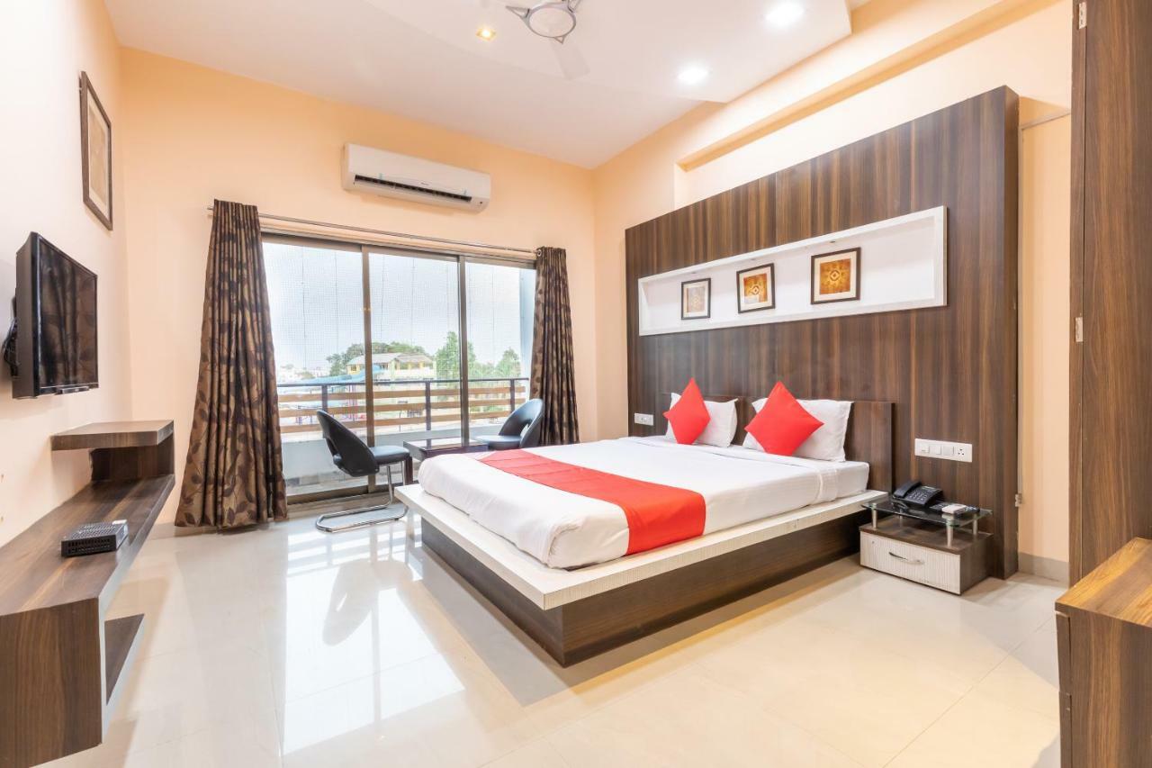 Oyo 42910 Hotel Rudra Palace Ratlām Εξωτερικό φωτογραφία