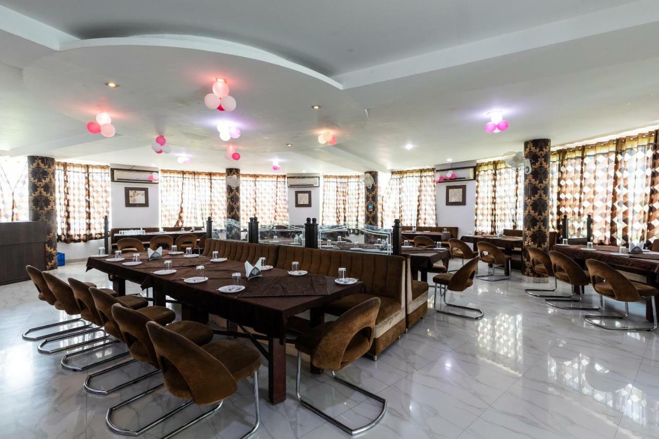 Oyo 42910 Hotel Rudra Palace Ratlām Εξωτερικό φωτογραφία