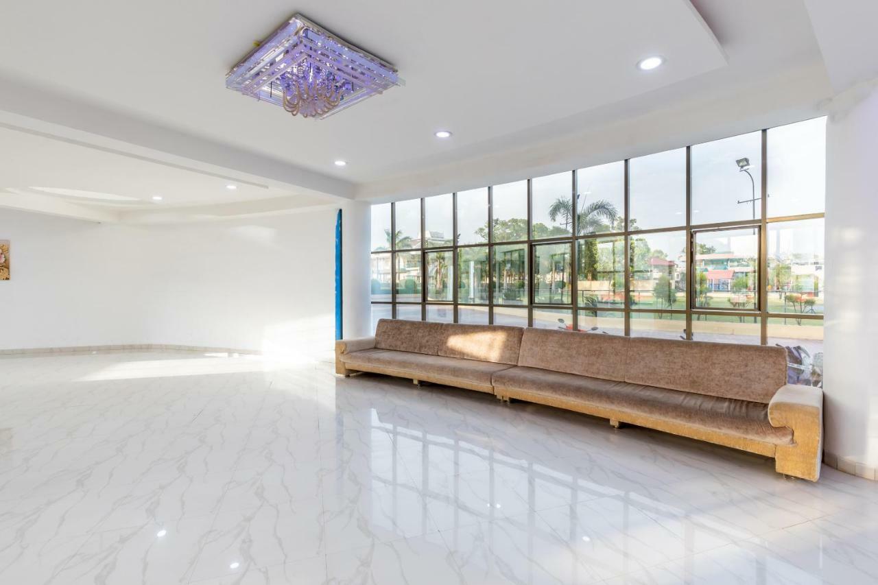 Oyo 42910 Hotel Rudra Palace Ratlām Εξωτερικό φωτογραφία