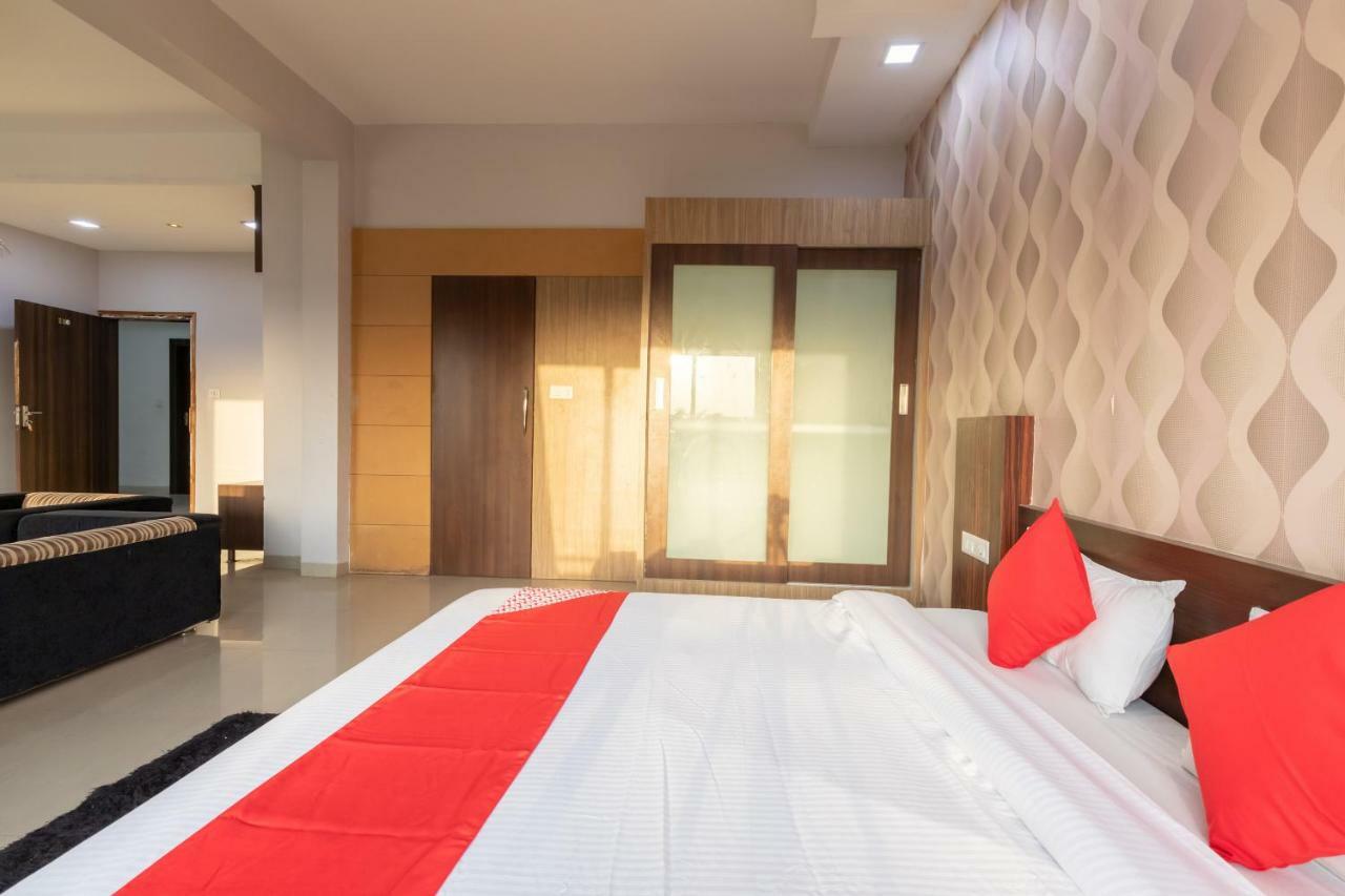 Oyo 42910 Hotel Rudra Palace Ratlām Εξωτερικό φωτογραφία