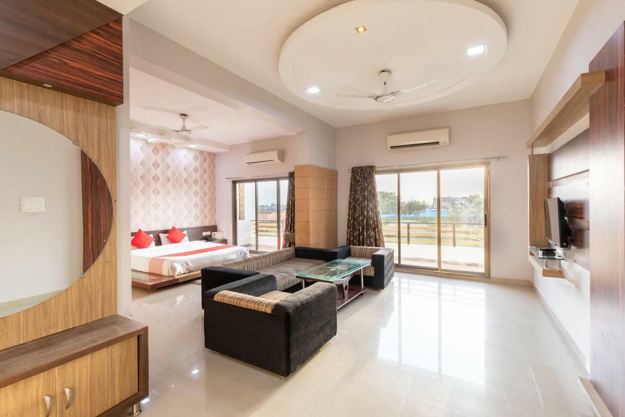 Oyo 42910 Hotel Rudra Palace Ratlām Εξωτερικό φωτογραφία